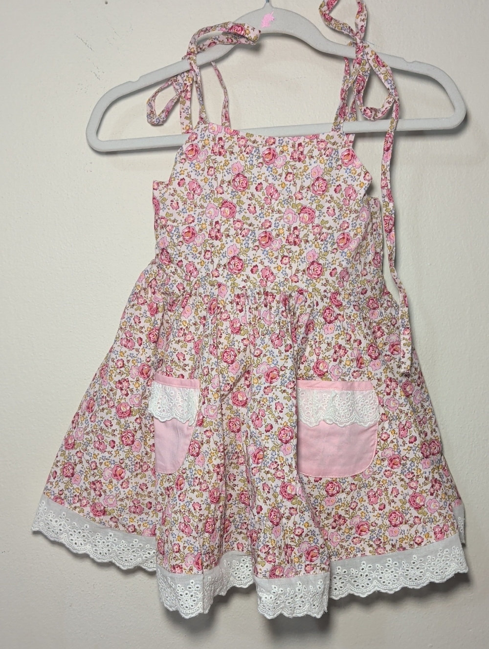 Little Fashionista Pink Floral Tie-Strap Dress Lace Hem Patch Pockets Size 2